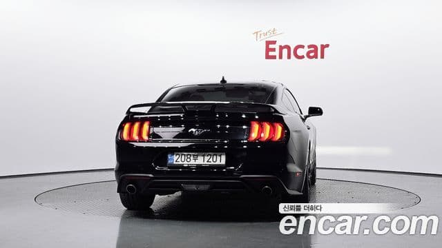 Ford Mustang купе, 2021 4