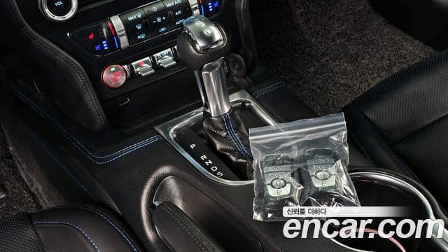 Ford Mustang купе, 2021 9