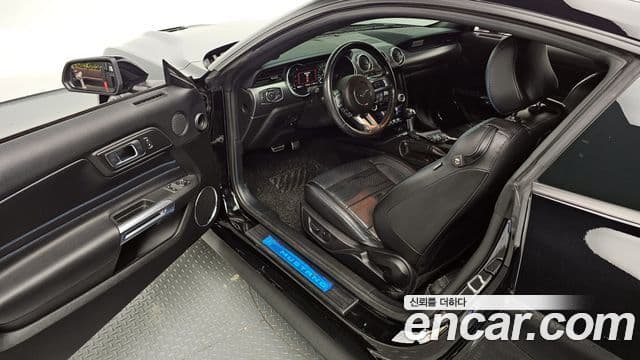 Ford Mustang купе, 2021 11