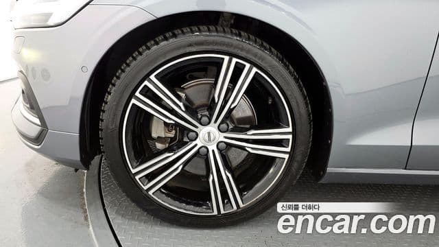 Volvo S60 3세대 T5 Inscription, 2020 3