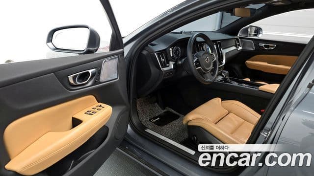 Volvo S60 3세대 T5 Inscription, 2020 4