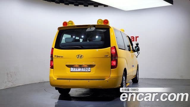Hyundai Grand Starex детский перевозочный автомобиль, 2017 4