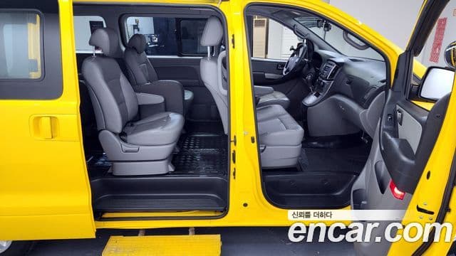 Hyundai Grand Starex детский перевозочный автомобиль, 2017 12