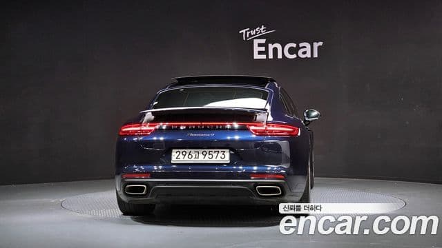 Porsche Panamera (971), 2020 4