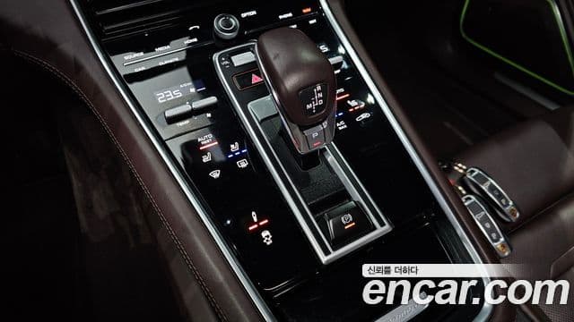 Porsche Panamera (971), 2020 9