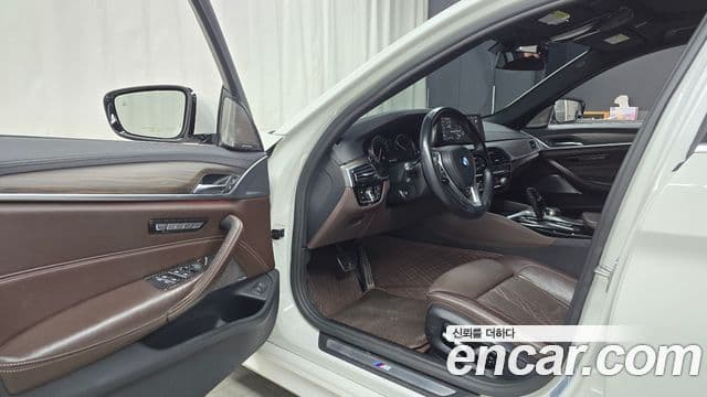 BMW 5시리즈 (G30) 520d xDrive M Sport Plus, 2018 11