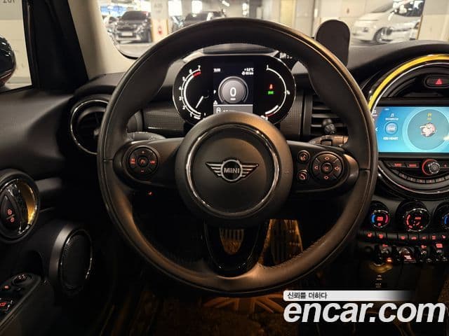 Mini Cooper 3세대, 2021 11