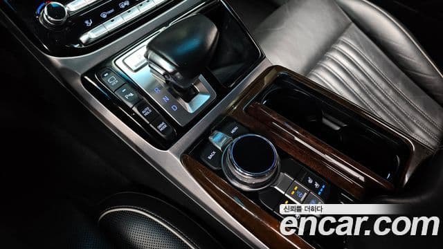 Genesis EQ900 Prestige, 2016 9