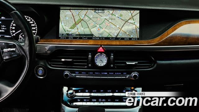 Genesis EQ900 Prestige, 2016 14