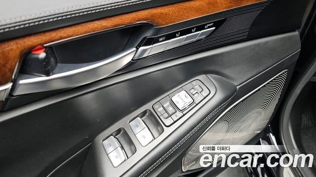 Genesis EQ900 Prestige, 2016 18