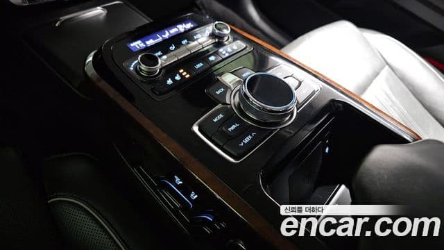 Genesis EQ900 Prestige, 2016 19