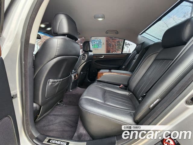 Hyundai Genesis VIP팩, 2010 13