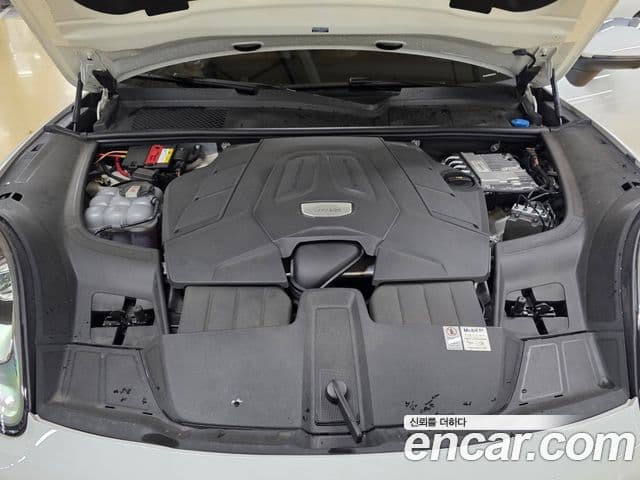 Porsche Cayenne (PO536), 2022 6