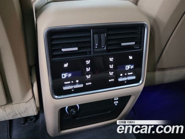 Porsche Cayenne (PO536), 2022 20