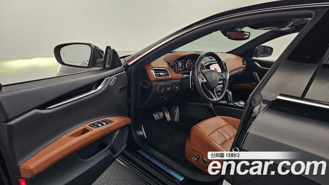 Maserati 기블리 3세대, 2022 12