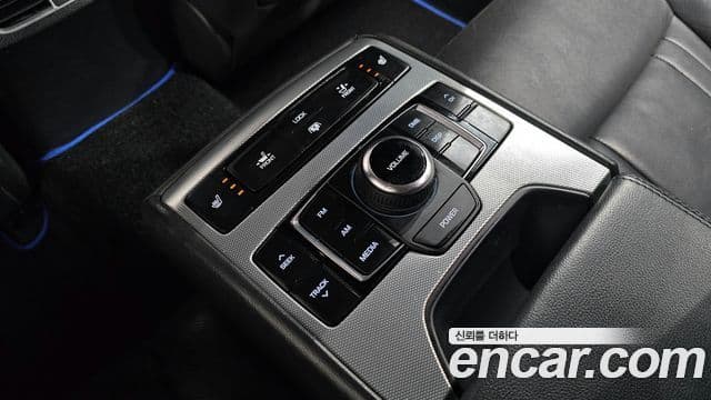 Genesis G80 Premium Luxury, 2017 17