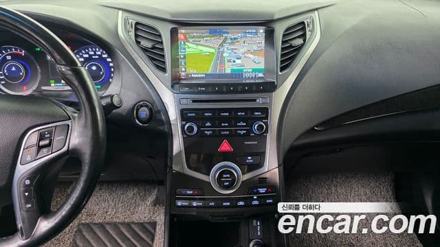 Hyundai Grandeur HG гибрид Premium, 2016 15