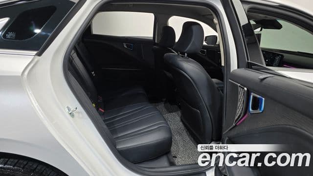 Kia The / новый New K8 Noblesse, 2025 11