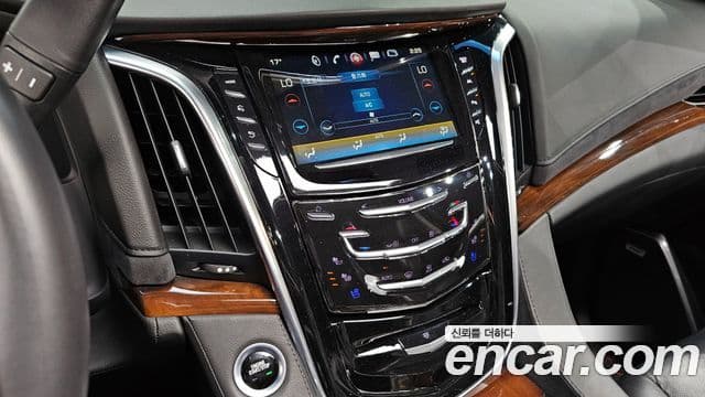 Cadillac Escalade 4세대, 2018 15