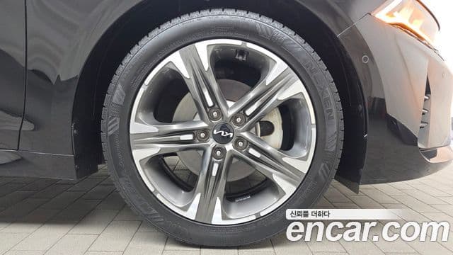 Kia K5 гибрид 3세대 Signature, 2022 все фото