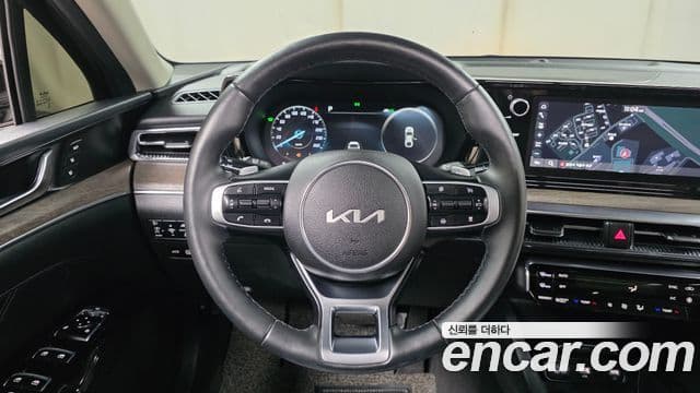 Kia K5 гибрид 3세대 Signature, 2022 13