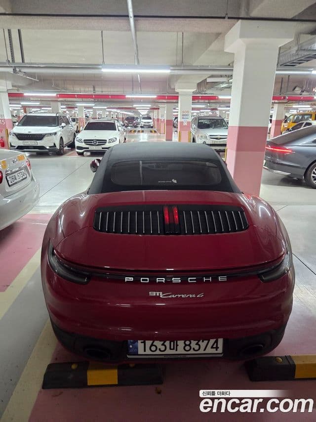 Porsche 911 (992) Carrera 4 кабриолет, 2024 3