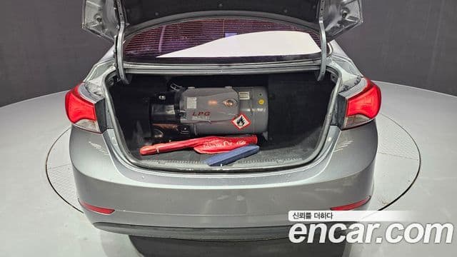 Hyundai The / новый New Avante 1.6 LPi Smart, 2016 20