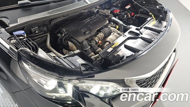 Peugeot 3008 2세대 1.6 BlueHDi Allure, 2018 6