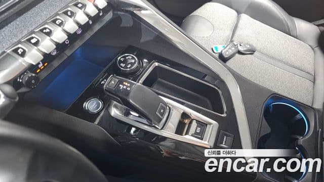 Peugeot 3008 2세대 1.6 BlueHDi Allure, 2018 9