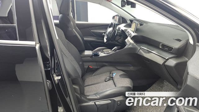 Peugeot 3008 2세대 1.6 BlueHDi Allure, 2018 11