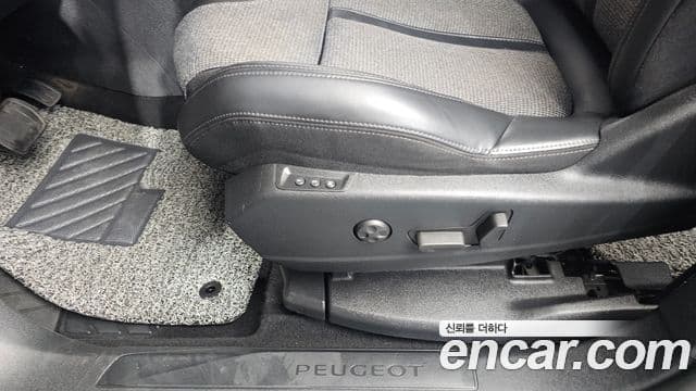 Peugeot 3008 2세대 1.6 BlueHDi Allure, 2018 18