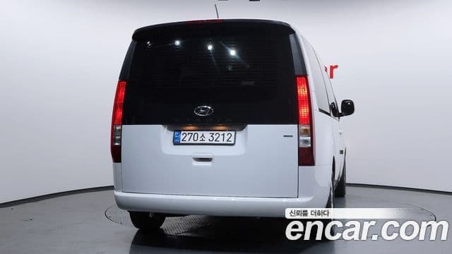 Hyundai Staria Modern, 2023 4