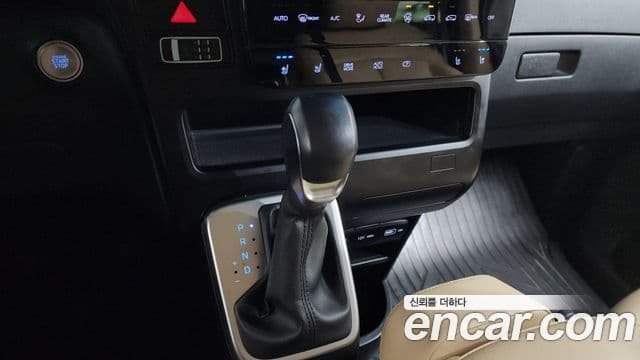 Hyundai Staria Modern, 2023 9