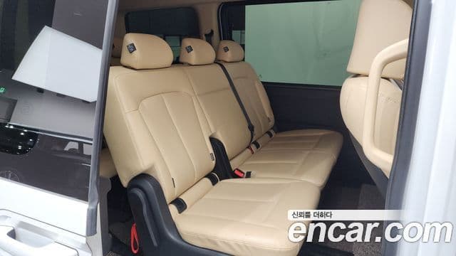 Hyundai Staria Modern, 2023 12