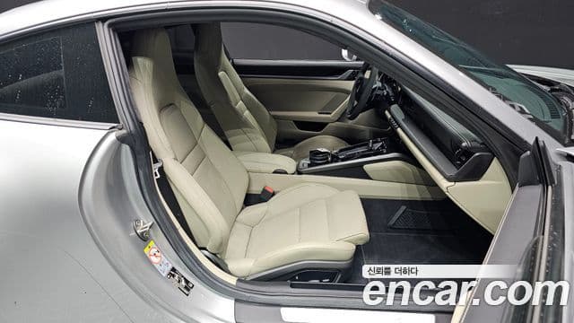 Porsche 911 (992) Carrera 4, 2020 10