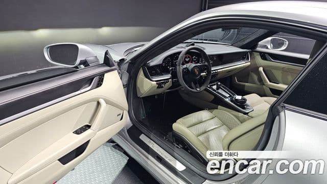 Porsche 911 (992) Carrera 4, 2020 11