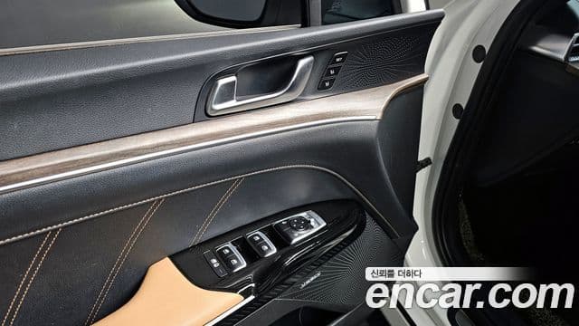 Kia K5 гибрид 3세대 Signature, 2020 13