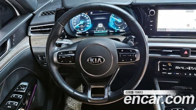 Kia K5 гибрид 3세대 Signature, 2020 15