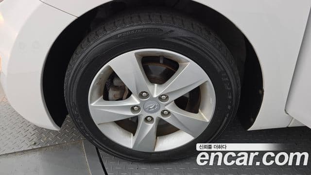 Hyundai Avante MD Modern, 2013 все фото