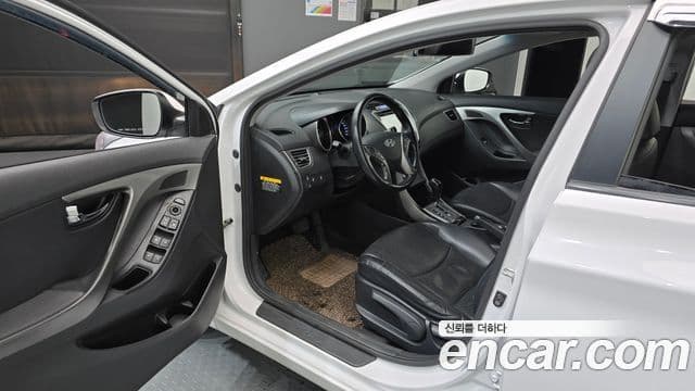 Hyundai Avante MD Modern, 2013 10