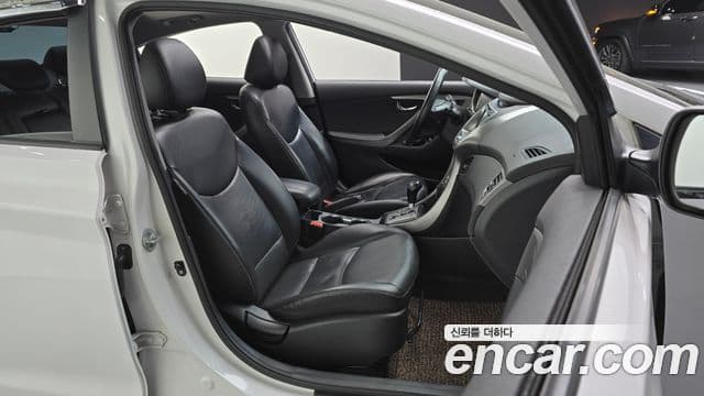 Hyundai Avante MD Modern, 2013 12