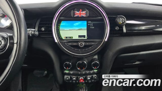 Mini Cooper 3세대, 2017 14