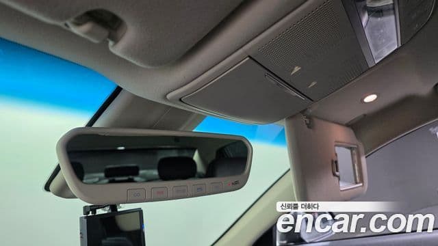 Genesis G90 Premium Luxury, 2019 15