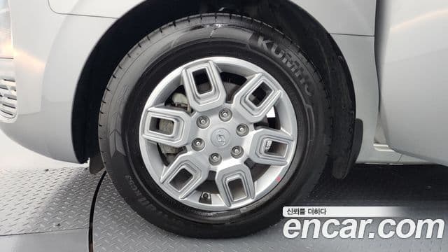 Hyundai Staria Modern, 2023 все фото