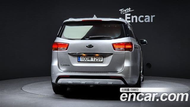 Kia All New Carnival Luxury, 2017 4