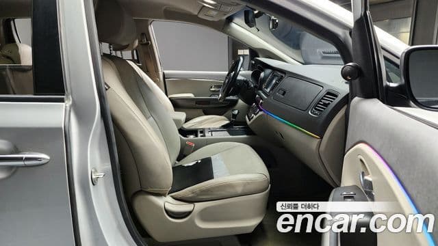 Kia All New Carnival Luxury, 2017 10