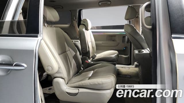 Kia All New Carnival Luxury, 2017 12