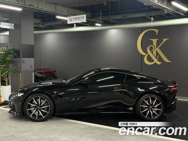 Aston Martin 밴티지 2세대 4.0 V8 купе, 2020 4