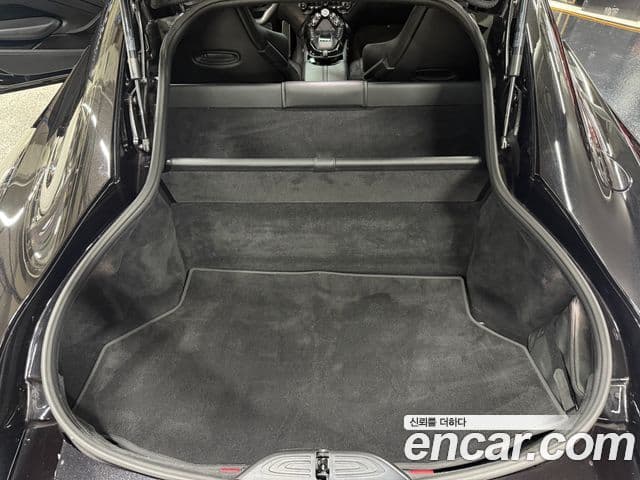 Aston Martin 밴티지 2세대 4.0 V8 купе, 2020 11