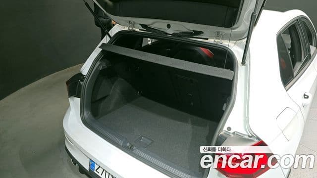 Volkswagen Гольф 8세대 2.0 GTI, 2023 20